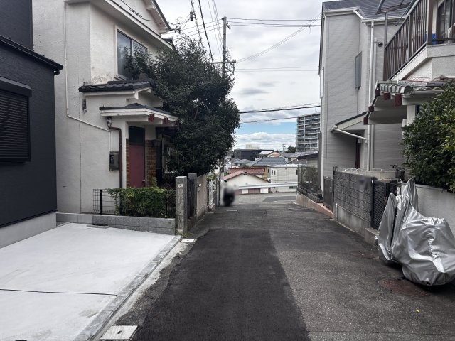 神戸市垂水区歌敷山3丁目戸建の前面道路含む現地写真
