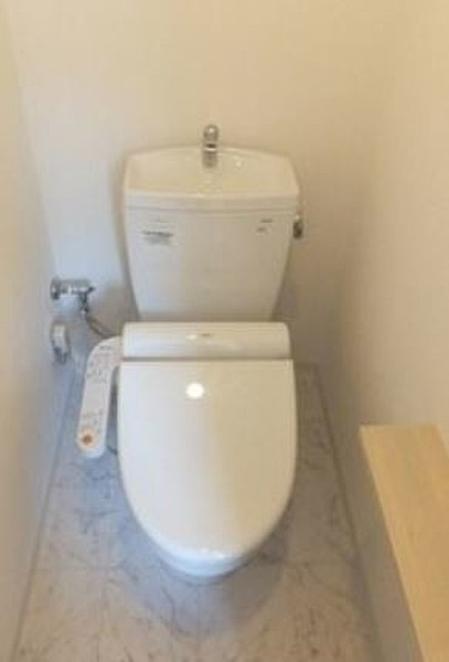 HOUSE PLUS ONEのトイレ
