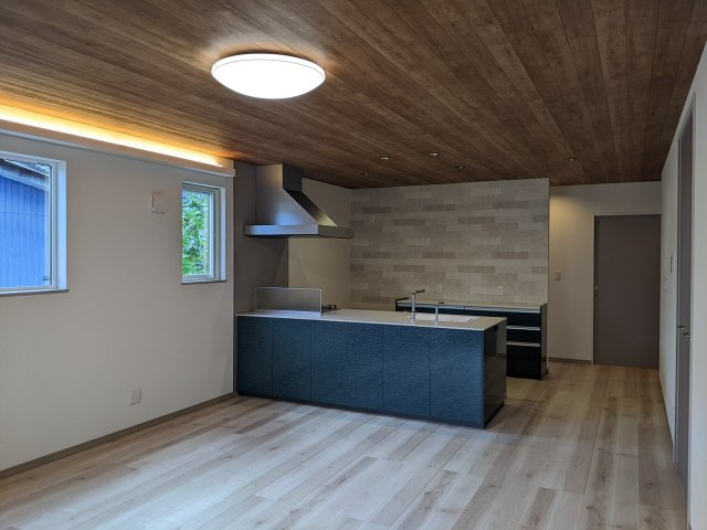 江陽建売の居間・リビング