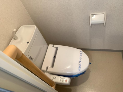 【トイレ】 | エルベコート豊中服部 | ※同タイプの写真となり、実際のお部屋とは異なる場合があります