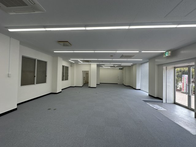 東大阪大治ビルの洋室