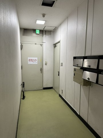 東大阪大治ビルのロビー
