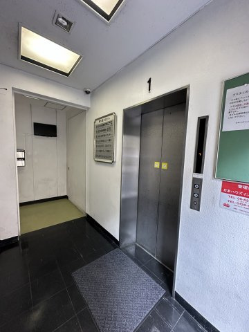 東大阪大治ビルのロビー