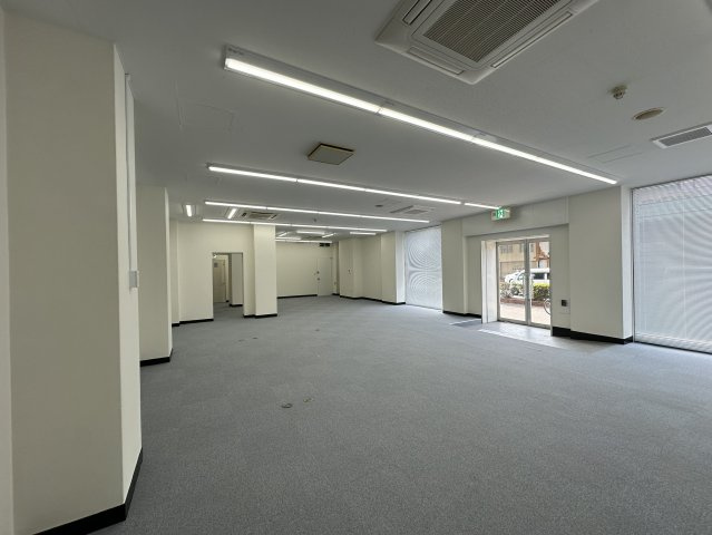 東大阪大治ビルの洋室