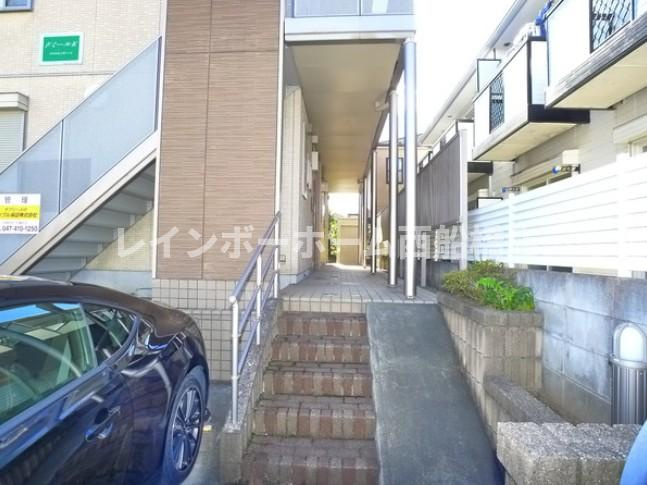 市川市南大野１丁目のアパートのエントランス