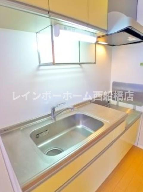 市川市南大野１丁目のアパートのキッチン