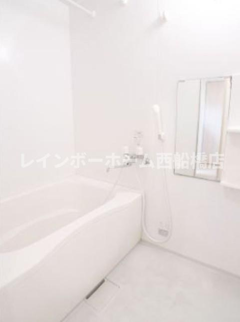 市川市南大野１丁目のアパートの浴室