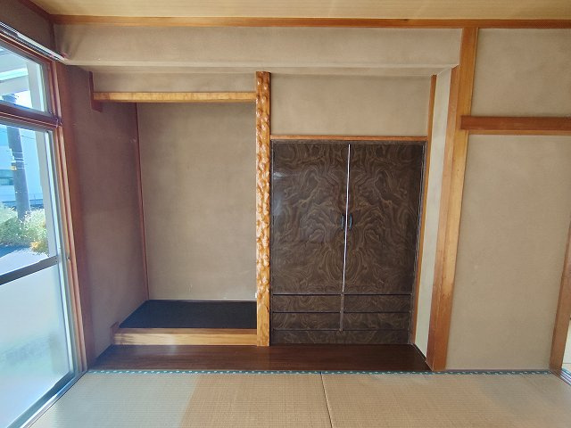 田子字鳥井貸家の内装