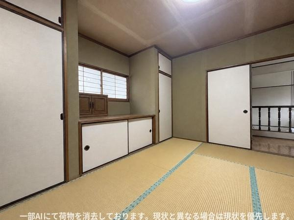 ふじが丘山手二丁目　戸建ての和室|和の趣を感じる落ち着いた畳の空間です。障子窓からやわらかな光が差し込みます。押入れや収納棚も備わっており実用的です。シンプルな造りで用途も広がります。ゆったりとした和室のお部屋です。
