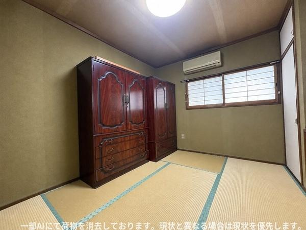 ふじが丘山手二丁目　戸建ての和室|落ち着いた雰囲気の和室です。大きな窓から自然光が差し込み空間が広く感じられます。