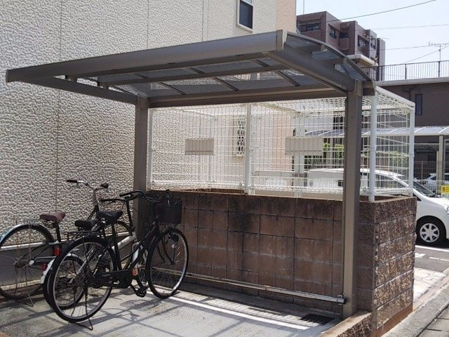 春日市春日原南町４丁目のアパートのその他共用部分|駐輪場