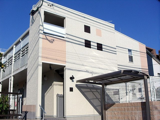 春日市春日原南町４丁目のアパートの外観