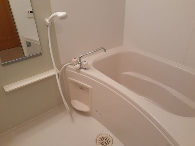 サンライズ・あじさい　Ｂの浴室|ゆったり過ごせるお風呂です