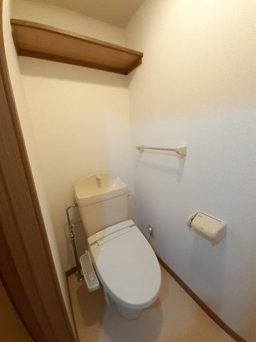 ハッピースクエアー　Ⅲのトイレ|落ち着いた色調のトイレです