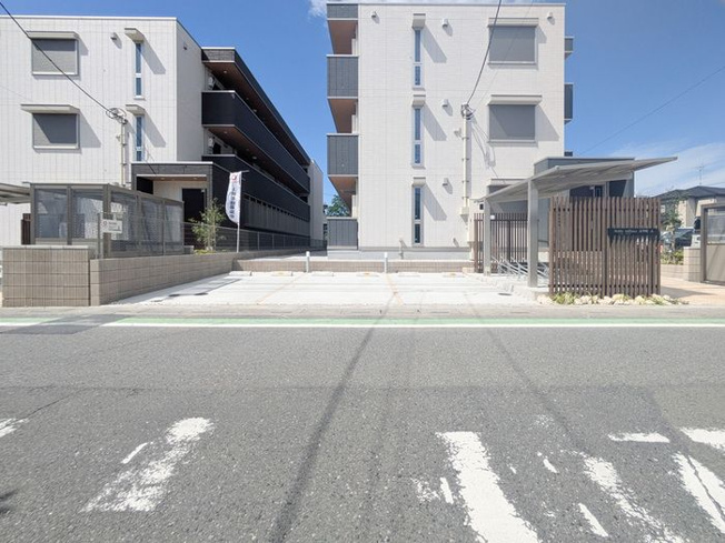 【駐車場】 | ノーブルラフィネ万平町　A