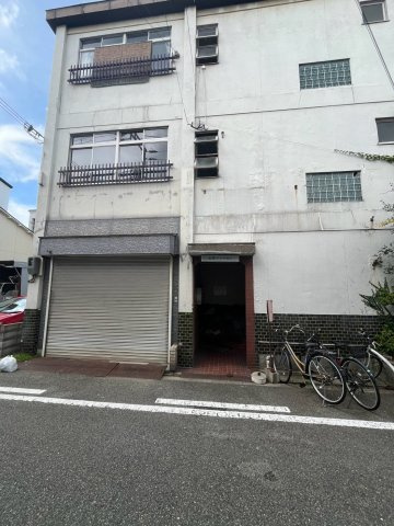 大阪市大正区平尾４丁目の店舗一部の外観