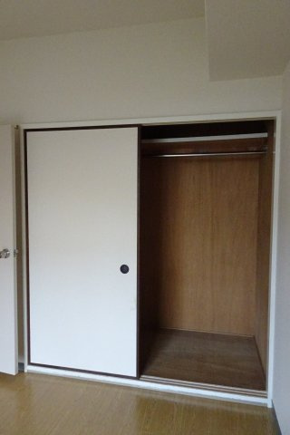 エスポワール名瀬の収納|洋室　収納　※現況優先