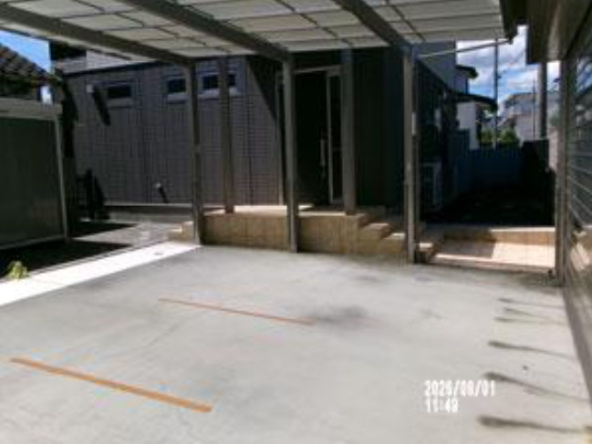 高知市昭和町の中古一戸建の駐車場|駐車場も広々♪3台以上駐車可能です◎