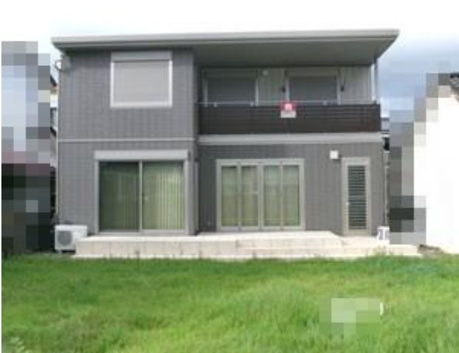 高知市昭和町の中古一戸建の外観|開放的でありながらプライバシーをしっかり守る安心の住まいです♪