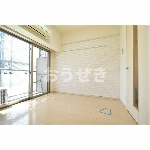 ヴェルト横濱石川町Ⅱの居間・リビング