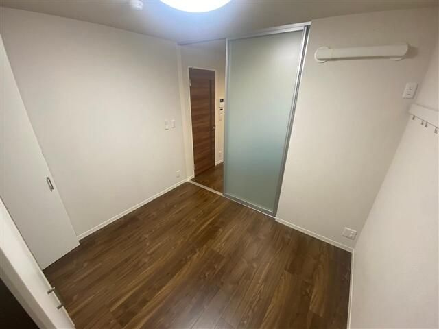 アイリスタ柏の寝室|広くて明るい寝室