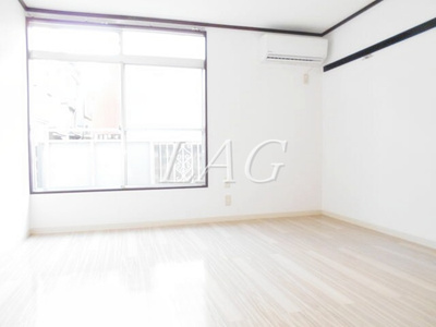 【居間・リビング】 | ロアジール中村 | 洋室のお部屋です。