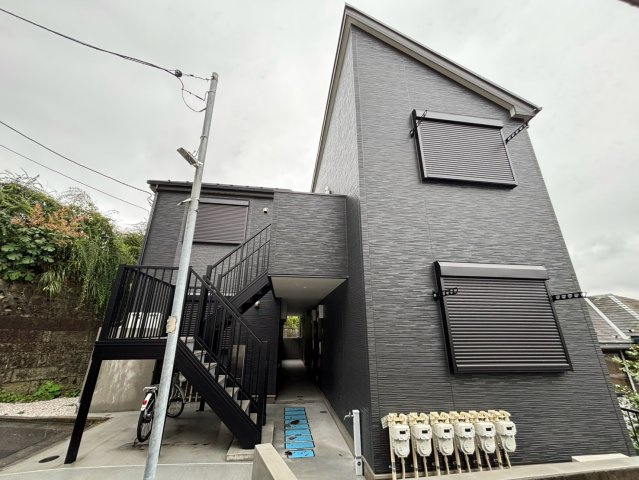 川崎市多摩区南生田７丁目のアパートの外観