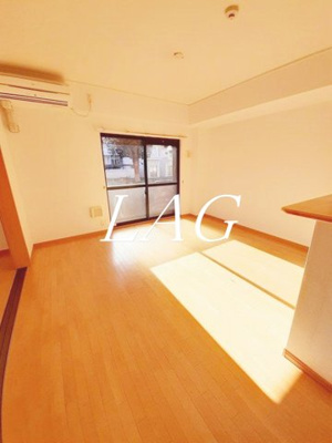 【居間・リビング】 | サンレミお花茶屋 | 洋室のお部屋です。