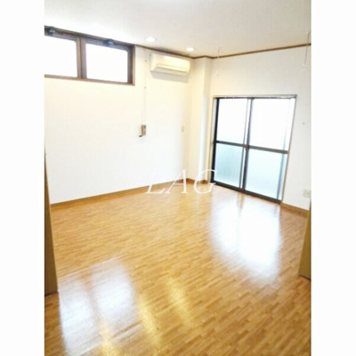 【居間・リビング】 | コーポＡⅡ | 洋室のお部屋です。