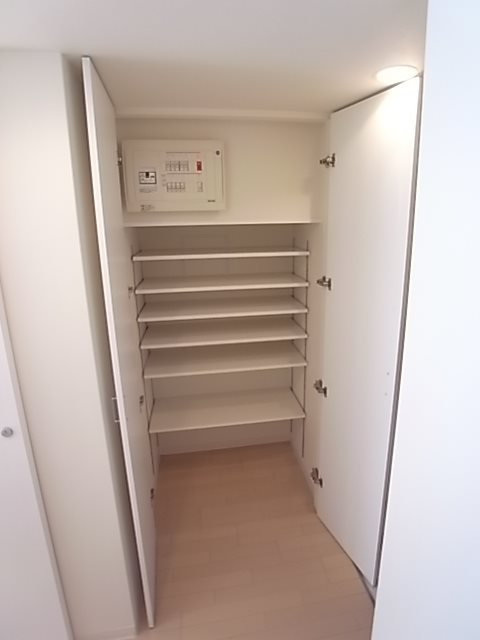 レジディア神戸磯上の収納