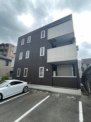 ピケルーナ西宮北口の外観