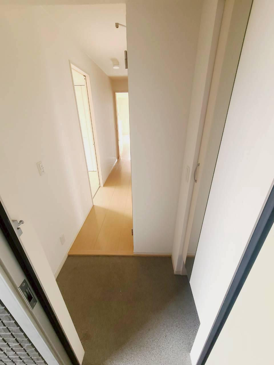 ピケルーナ西宮北口の玄関