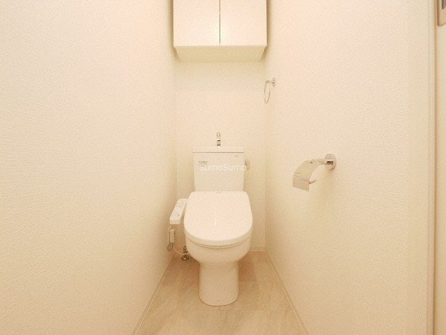 大阪市浪速区難波中３丁目の賃貸マンションのトイレ