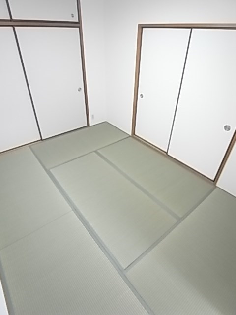 リベルテセオミの居間・リビング|こちらの居間で趣味の時間をお楽しみください