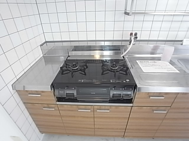 リベルテセオミのキッチン|コンパクトなキッチンで掃除もラクラク