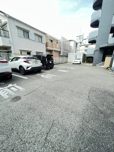 リベルテセオミの駐車場|駐車場に車を止められます