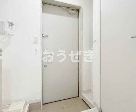 ロワール鶴見花月園前の玄関