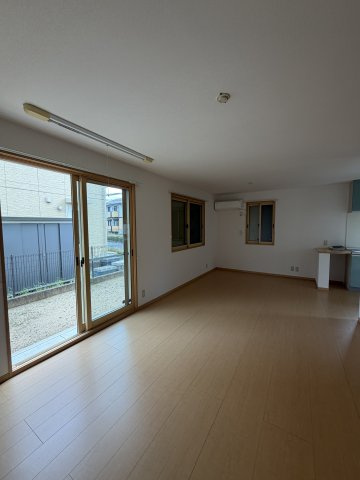 多井畑南町戸建賃貸の居間・リビング
