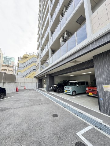 エステムコート神戸大倉山公園の駐車場