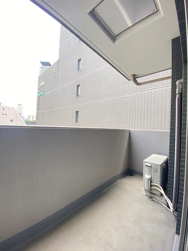 アーデン堺筋本町のバルコニー