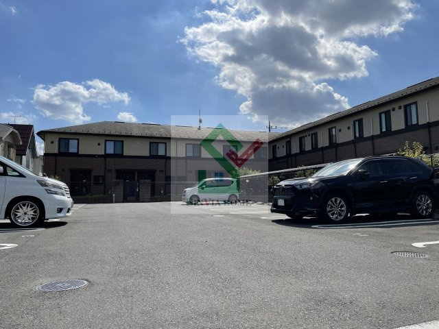 オーキッドの駐車場