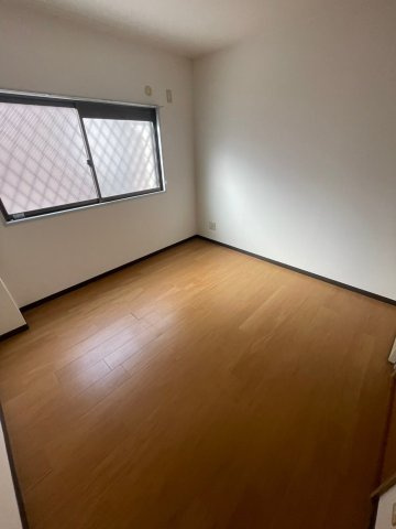 ルミエール大田の洋室