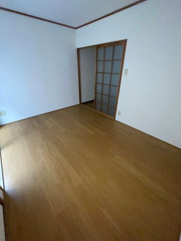 ルミエール大田の洋室