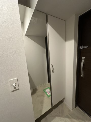 インシグニア渡辺通の玄関