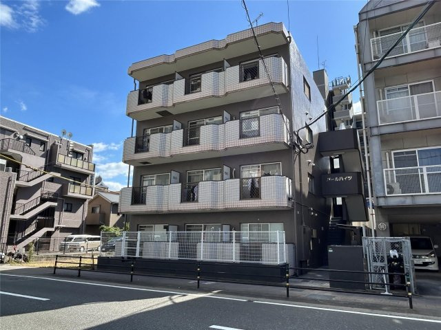 パールハイツ吉塚の外観