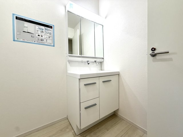 越谷市赤山町２期１号棟FIT-A新築戸建の独立洗面台|水はけの良いボウル形状でお手入れがラクラク。日々の掃除が手軽でいつでも綺麗を保てます。