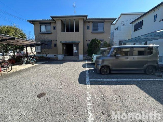 グリーンヒルズ深井北町の駐車場