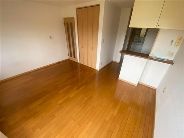 メゾンミヤシタの寝室|落ち着いた色調の寝室です