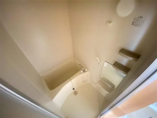 メゾンミヤシタの浴室|コンパクトで使いやすいお風呂です