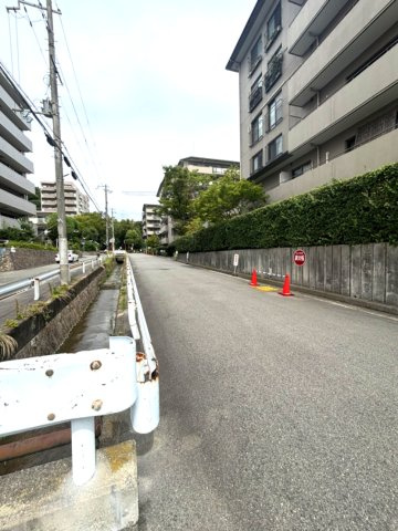 苦楽園ヒルズ三号棟の周辺|前面道路